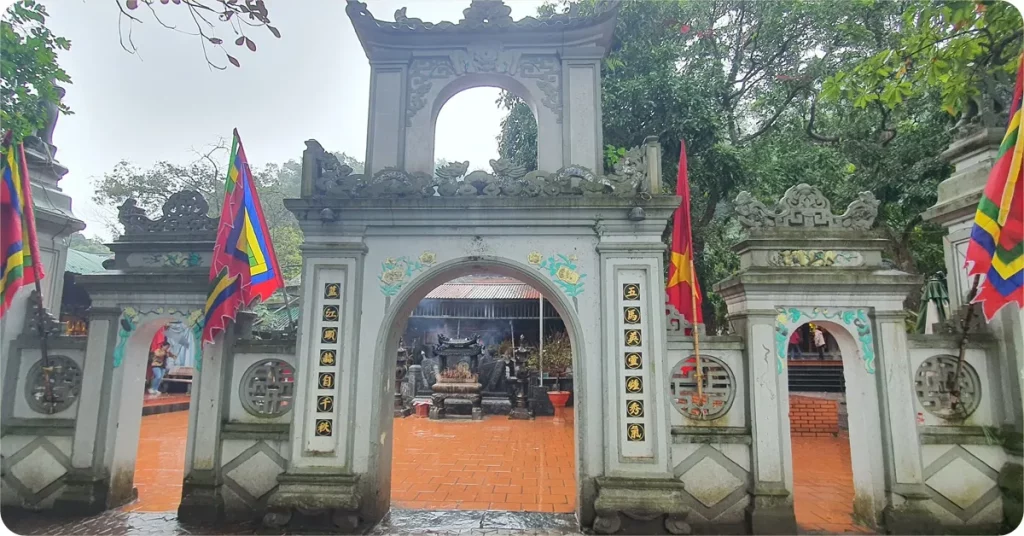Cong den Cho Cui tho Ong Hoang Muoi