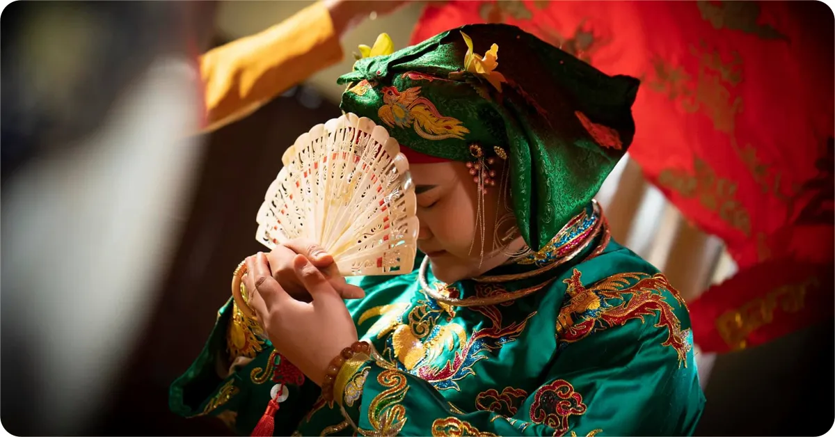 Mở phủ ở đền hay điện của thầy: Đâu là lựa chọn phù hợp?