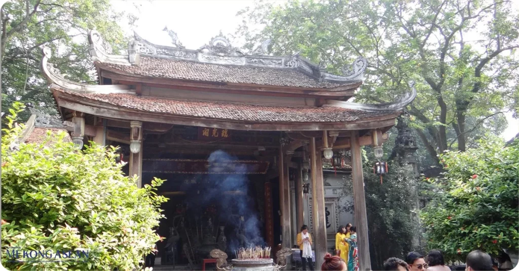 Den Cuu Thien Huyen Nu tai Hung Yen
